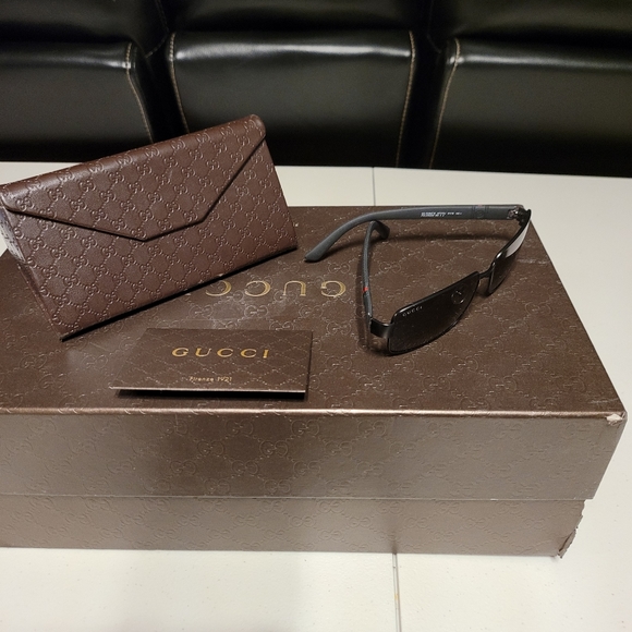 Gucci sunglasses - Picture 1 of 5